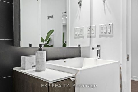 Photo 11 at Ph15 - 21 Iceboat Terrace, Waterfront Communities C1, Toronto