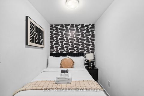 Photo 13 at Ph15 - 21 Iceboat Terrace, Waterfront Communities C1, Toronto