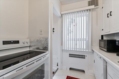 Photo 10 at 14 Dustan Crescent, East York, Toronto