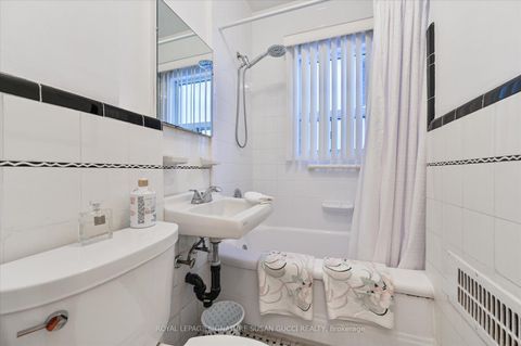 Photo 15 at 14 Dustan Crescent, East York, Toronto