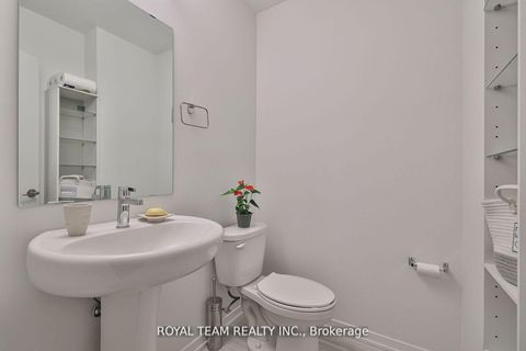 Photo 11 at 224 - 131 Honeycrisp Crescent, Vaughan Corporate Centre, Vaughan