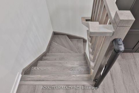 Photo 12 at 224 - 131 Honeycrisp Crescent, Vaughan Corporate Centre, Vaughan