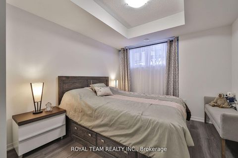 Photo 13 at 224 - 131 Honeycrisp Crescent, Vaughan Corporate Centre, Vaughan