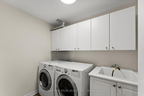 Photo 12 at 57 Littleriver Court, Patterson, Vaughan