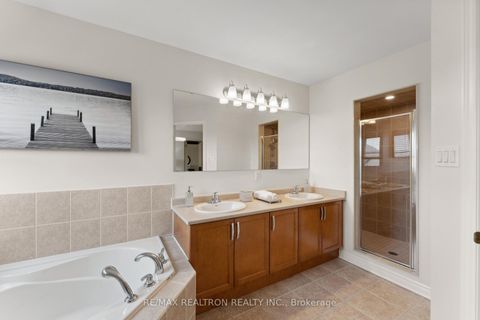 Photo 16 at 57 Littleriver Court, Patterson, Vaughan