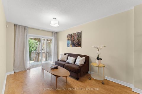 Photo 24 at 57 Littleriver Court, Patterson, Vaughan