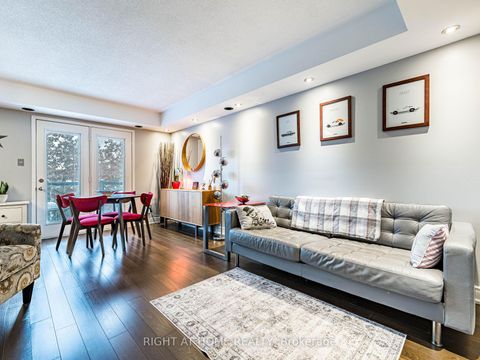 Photo 4 at 9 - 19 Hays Boulevard, RO River Oaks, Oakville