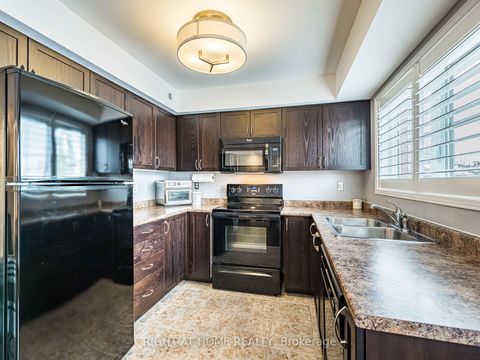 Photo 12 at 9 - 19 Hays Boulevard, RO River Oaks, Oakville