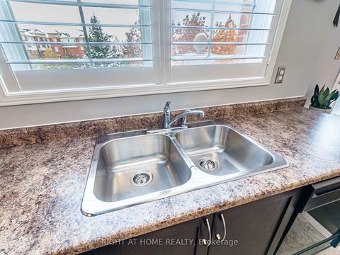 Photo 15 at 9 - 19 Hays Boulevard, RO River Oaks, Oakville