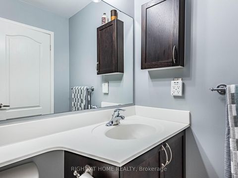 Photo 31 at 9 - 19 Hays Boulevard, RO River Oaks, Oakville