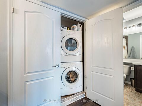 Photo 32 at 9 - 19 Hays Boulevard, RO River Oaks, Oakville