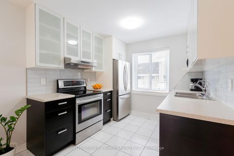 Photo 18 at 4 - 95 Rameau Drive, Hillcrest Village, Toronto