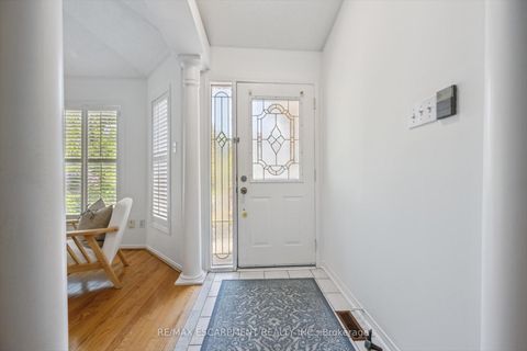 Photo 4 at 58 - 1240 Westview Terrace, WT West Oak Trails, Oakville