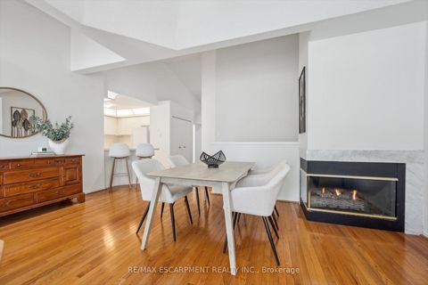 Photo 7 at 58 - 1240 Westview Terrace, WT West Oak Trails, Oakville