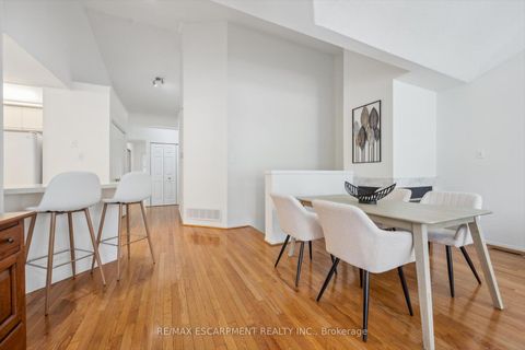 Photo 8 at 58 - 1240 Westview Terrace, WT West Oak Trails, Oakville