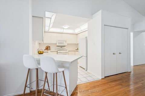 Photo 9 at 58 - 1240 Westview Terrace, WT West Oak Trails, Oakville