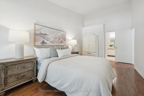 Photo 14 at 58 - 1240 Westview Terrace, WT West Oak Trails, Oakville