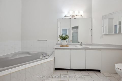 Photo 16 at 58 - 1240 Westview Terrace, WT West Oak Trails, Oakville