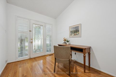 Photo 21 at 58 - 1240 Westview Terrace, WT West Oak Trails, Oakville