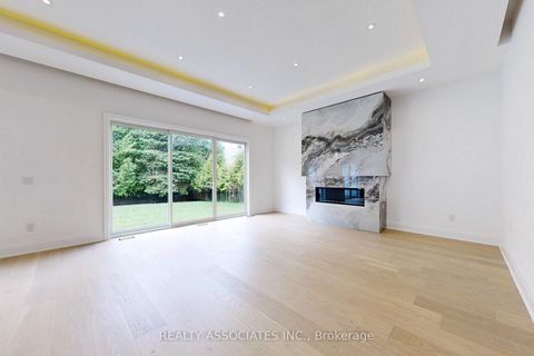 Photo 6 at 32 Cossar Avenue, Aurora Highlands, Aurora