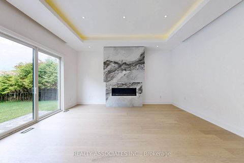 Photo 10 at 32 Cossar Avenue, Aurora Highlands, Aurora