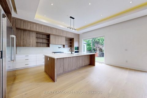 Photo 12 at 32 Cossar Avenue, Aurora Highlands, Aurora