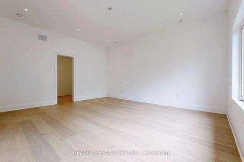 Photo 24 at 32 Cossar Avenue, Aurora Highlands, Aurora