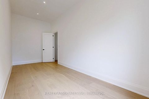 Photo 26 at 32 Cossar Avenue, Aurora Highlands, Aurora