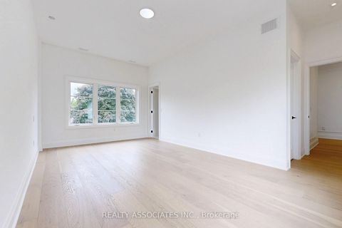 Photo 38 at 32 Cossar Avenue, Aurora Highlands, Aurora