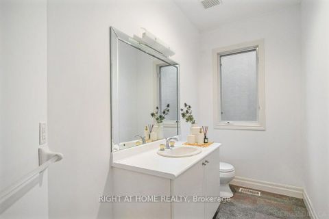 Photo 9 at 260 Byng Avenue, Willowdale East, Toronto
