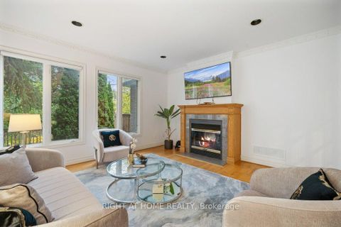 Photo 13 at 260 Byng Avenue, Willowdale East, Toronto