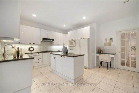 Photo 15 at 260 Byng Avenue, Willowdale East, Toronto