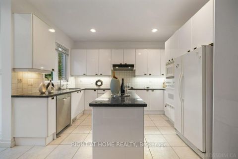 Photo 16 at 260 Byng Avenue, Willowdale East, Toronto