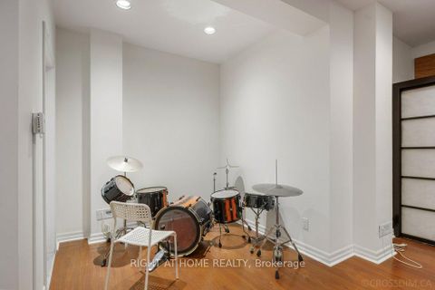 Photo 36 at 260 Byng Avenue, Willowdale East, Toronto