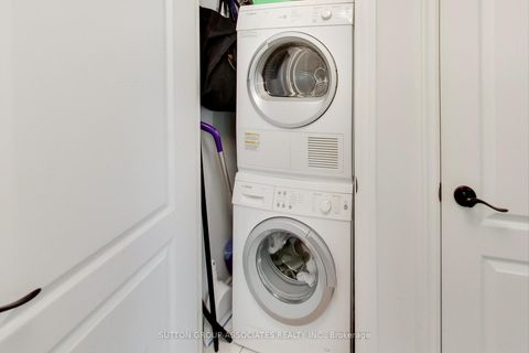 Photo 20 at 406 - 2 Edith Drive, Eglinton, Toronto