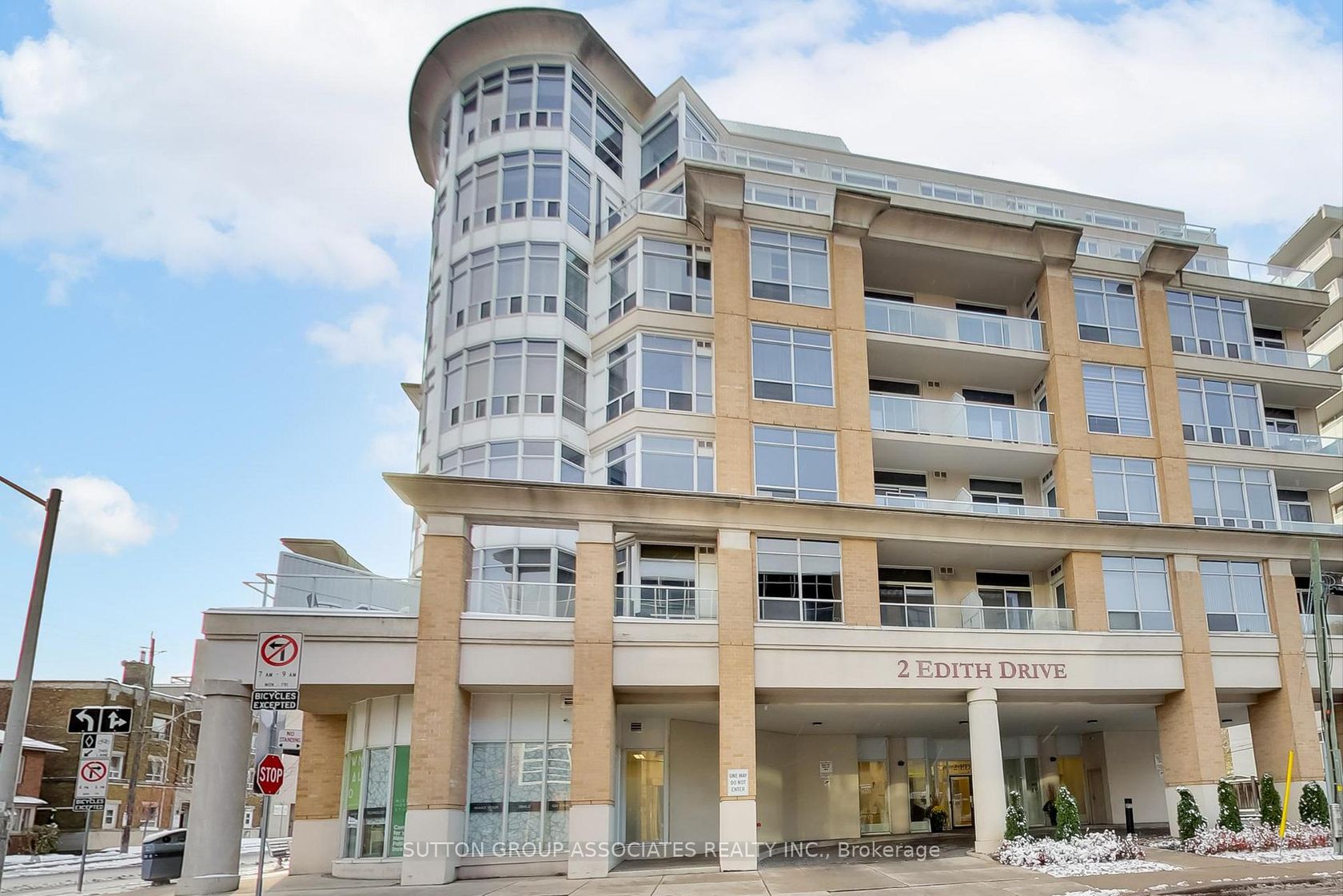 406 - 2 Edith Drive, Eglinton, Toronto 