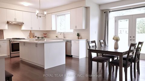 Photo 9 at 251 Danny Wheeler Boulevard, Keswick North, Georgina