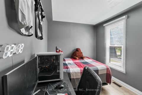 Photo 11 at 496 Seymour Drive, WO West, Oakville