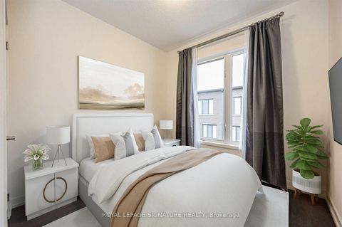 Photo 18 at 300 Squire Crescent, GO Glenorchy, Oakville