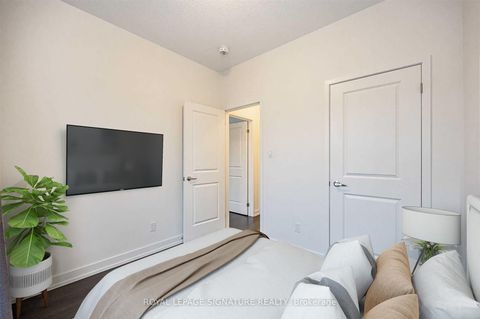 Photo 19 at 300 Squire Crescent, GO Glenorchy, Oakville