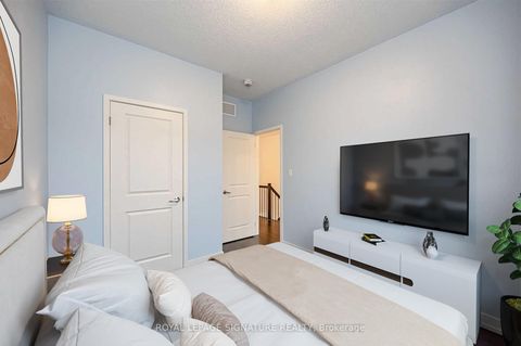 Photo 22 at 300 Squire Crescent, GO Glenorchy, Oakville