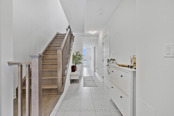 Photo 5 at 158 Keppel Circle, Northwest Brampton, Brampton