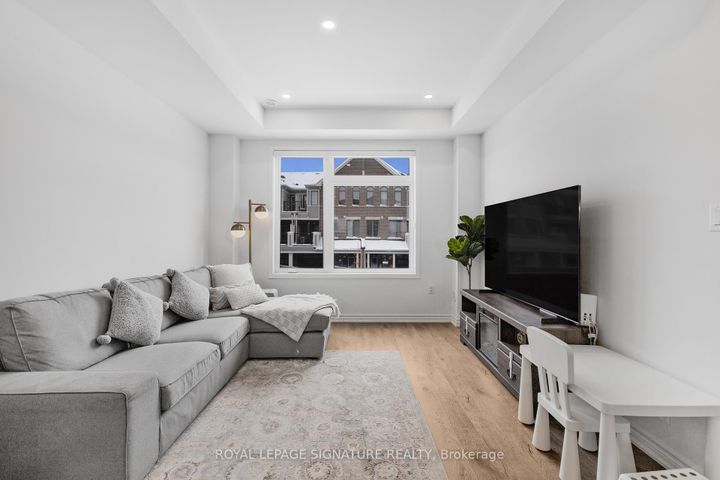 Photo 6 at 158 Keppel Circle, Northwest Brampton, Brampton