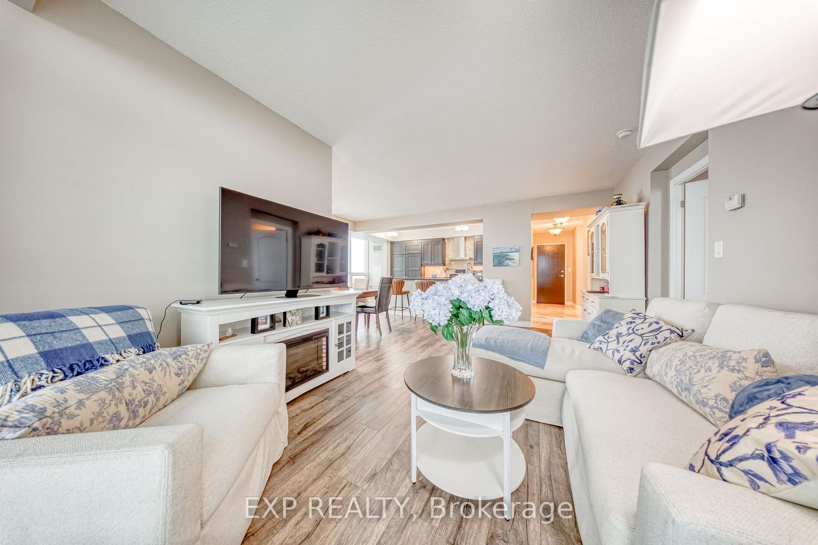 806 - 100 Promenade Circle, Brownridge, Vaughan 