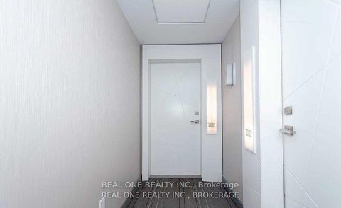 Photo 2 at 2001 - 12 York Street, Waterfront Communities C1, Toronto