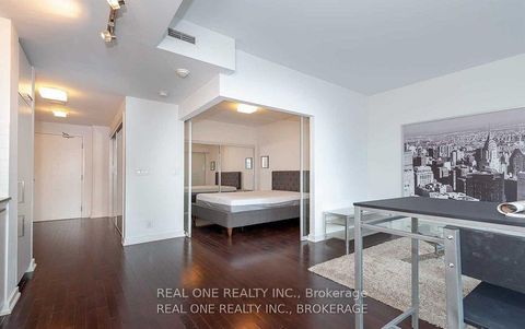 Photo 5 at 2001 - 12 York Street, Waterfront Communities C1, Toronto