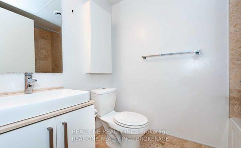 Photo 11 at 2001 - 12 York Street, Waterfront Communities C1, Toronto