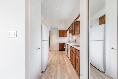 Photo 11 at 75 Upwood Avenue, Rustic, Toronto