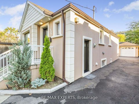 Photo 2 at 1001 Castlefield Avenue, Belgravia, Toronto