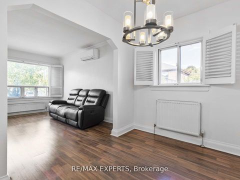 Photo 4 at 1001 Castlefield Avenue, Belgravia, Toronto